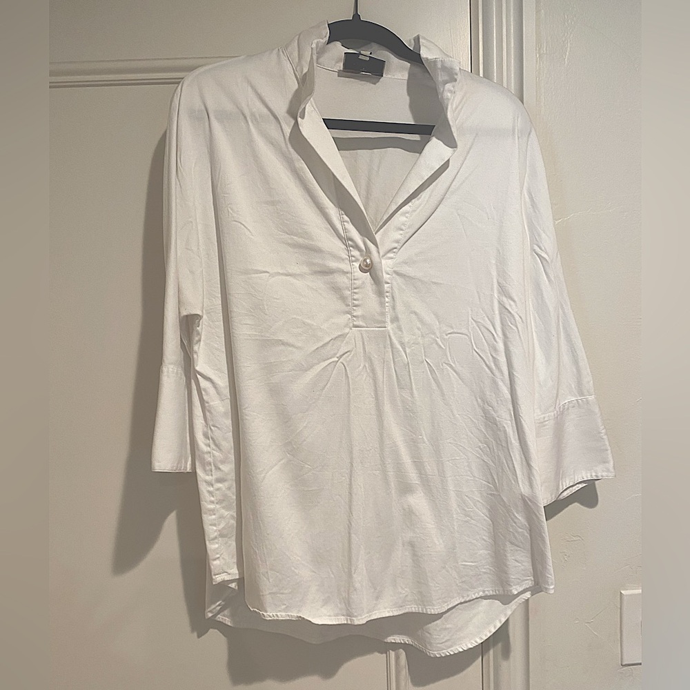 Tuckernuck shirt- good condition, white with pearl buttons